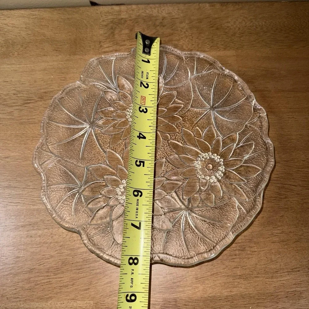Vintage Clear Pressed Glass Sunflower Plate Scalloped Edge Textured Floral 8.25